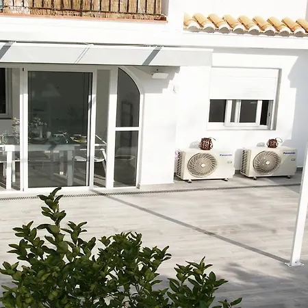 Luxury Costa Blanca Ground Floor, Stayorihuelacosta, Jardin 1 #prp003 טורבייחה