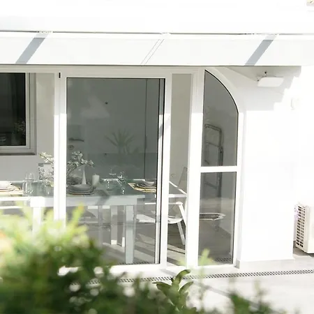 Luxury Costa Blanca Ground Floor, Stayorihuelacosta, Jardin 1 #prp003 * Torrevieja