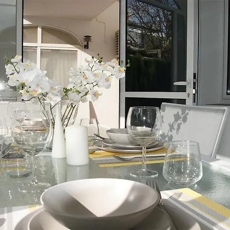 Luxury Costa Blanca Ground Floor, Stayorihuelacosta, Jardín 1 #prp003 Apartamento