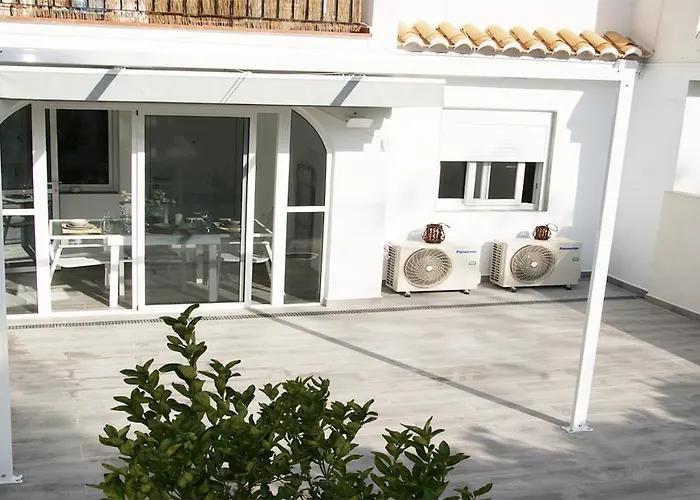 Luxury Costa Blanca Ground Floor, Stayorihuelacosta, Jardin 1 #prp003 Torrevieja